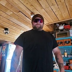 Meet your Posher, Buddy